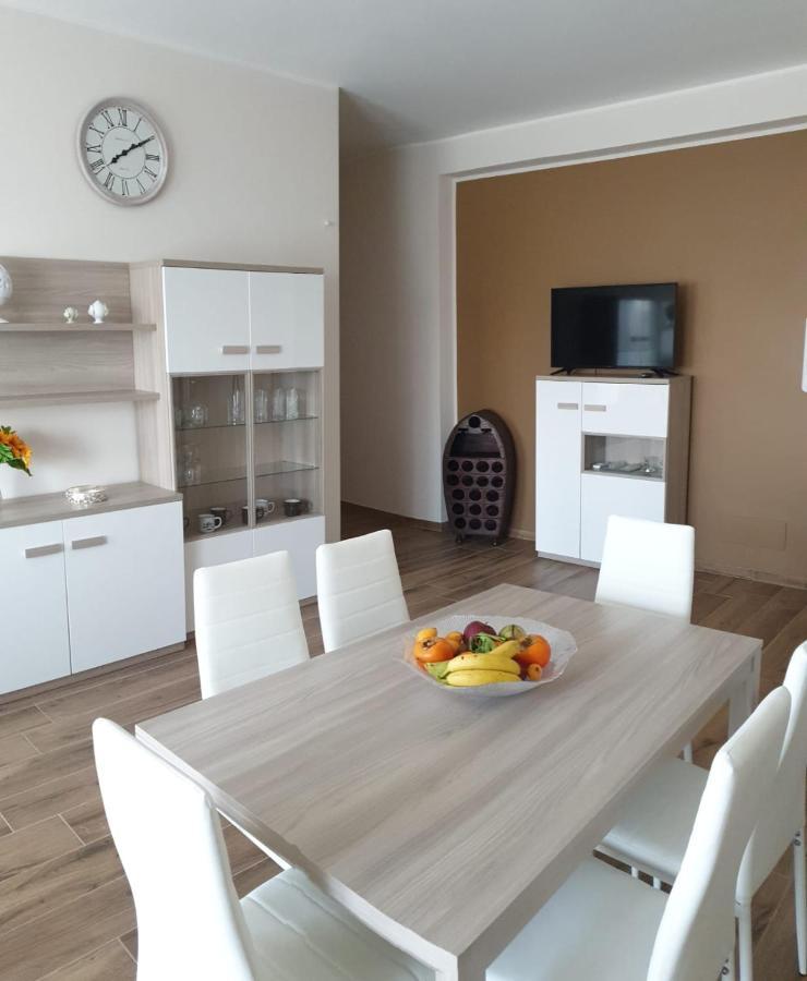Guesthouse Fino'S Family Monopoli Eksteriør billede